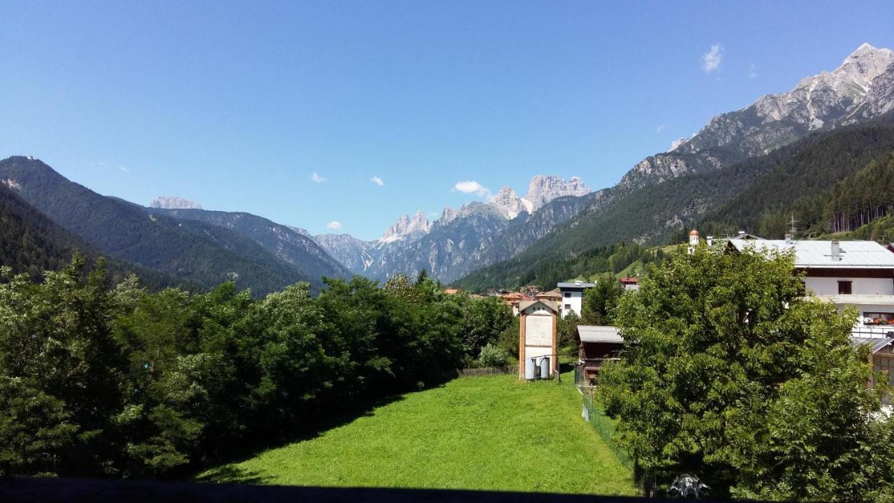 Albergo Meuble Victoria Auronzo di Cadore Exterior foto
