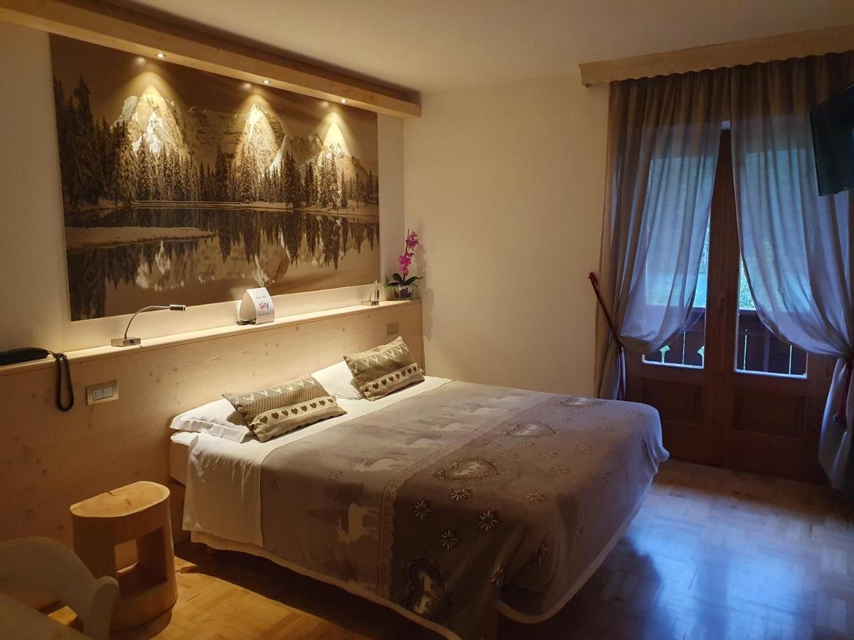 Albergo Meuble Victoria Auronzo di Cadore Exterior foto