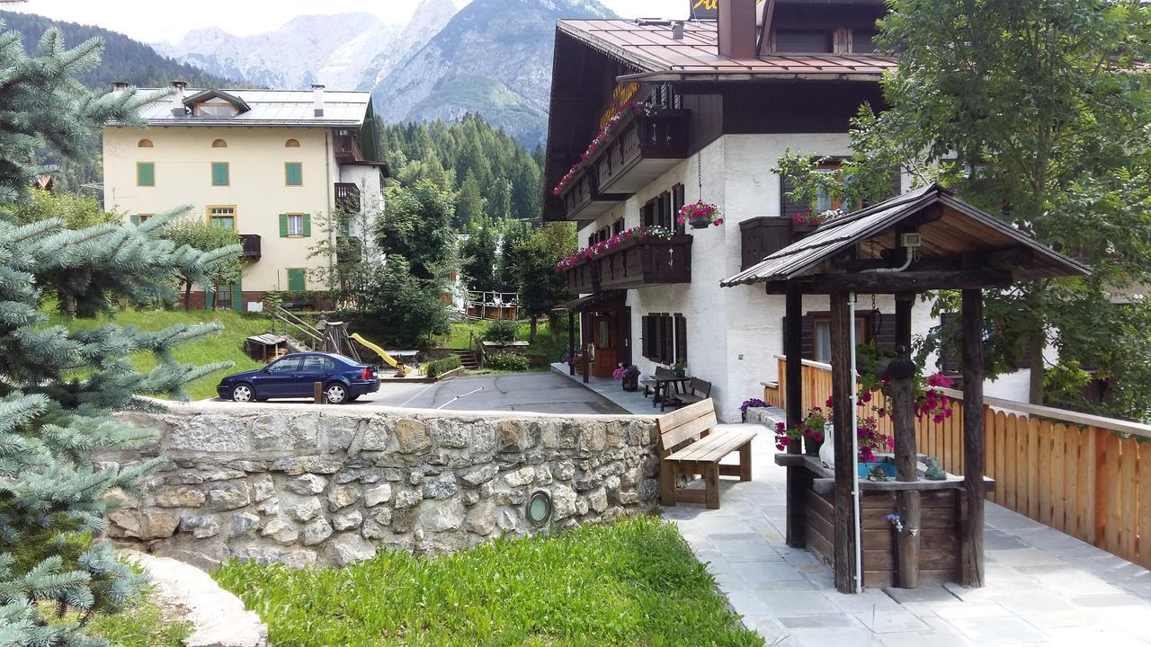 Albergo Meuble Victoria Auronzo di Cadore Exterior foto