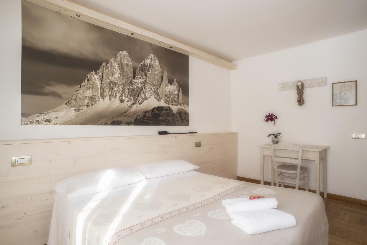 Albergo Meuble Victoria Auronzo di Cadore Exterior foto